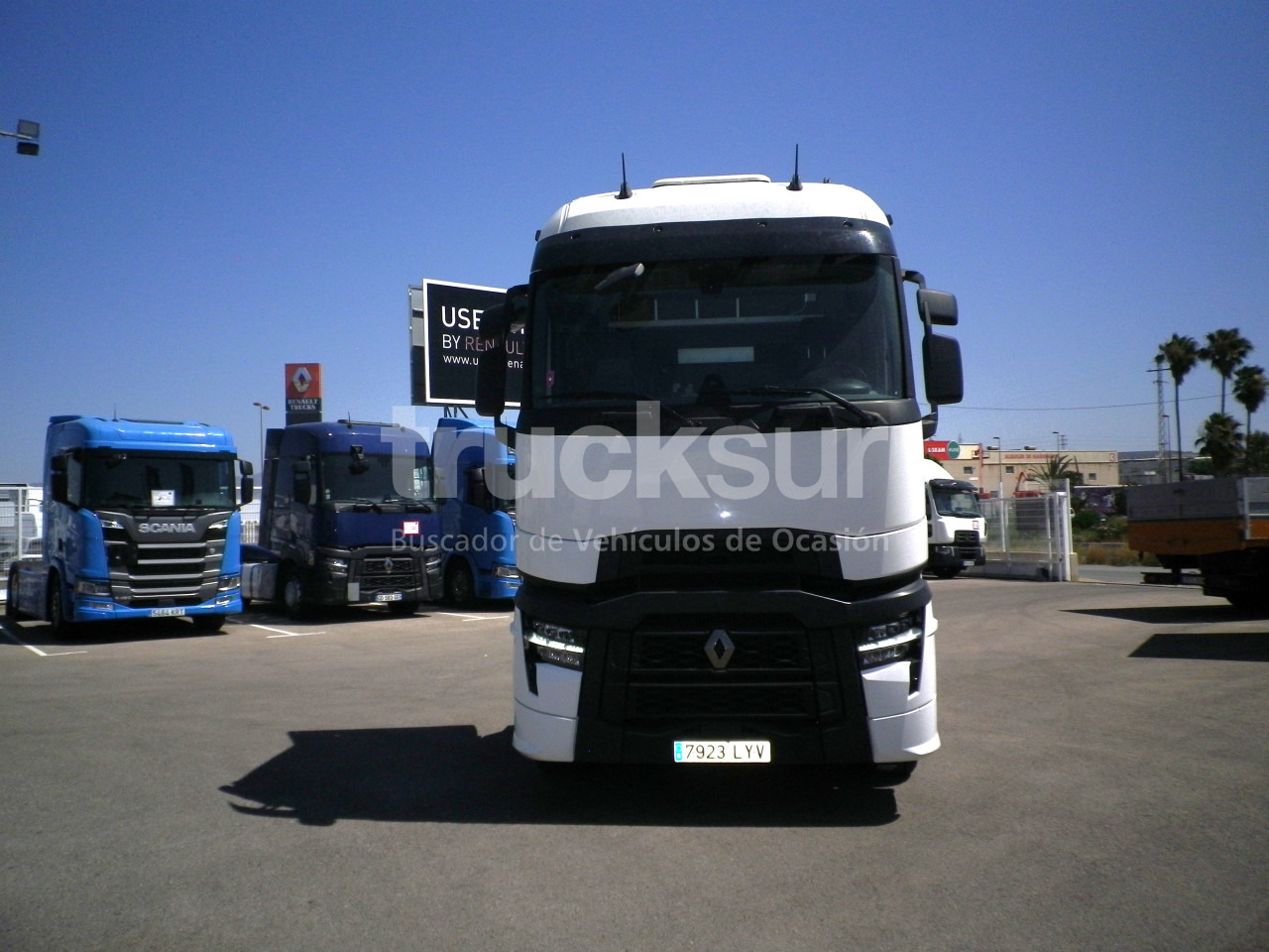 RENAULT T520 HIGH SLEEPER CAB - Tractor unit: picture 4 RENAULT T520 HIGH SLEEPER CAB - Tractor unit: picture 4