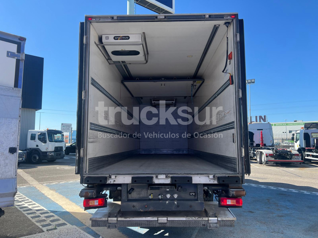 VOLVO FM450 ejes 6x2*4 - Refrigerator truck: picture 5 VOLVO FM450 ejes 6x2*4 - Refrigerator truck: picture 5