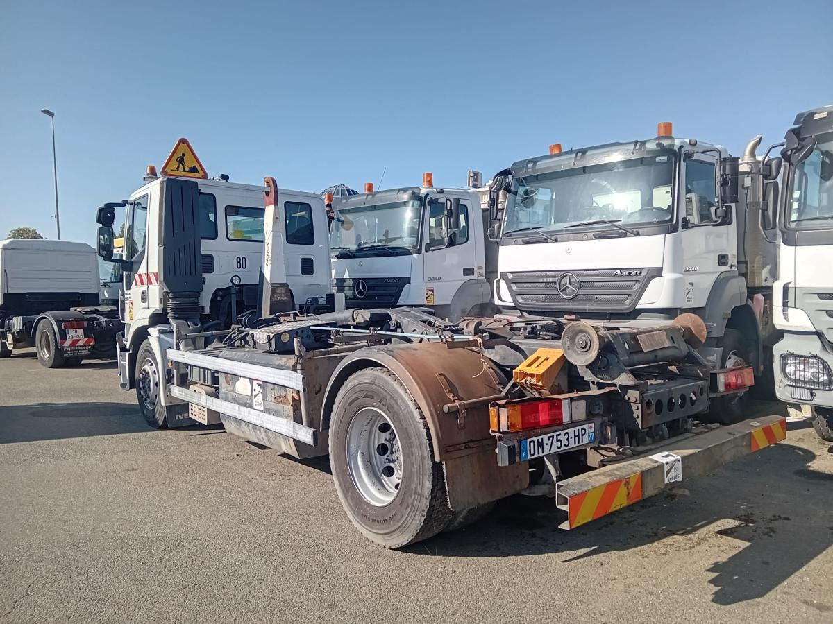Iveco 330.36 - Hook lift truck: picture 2 Iveco 330.36 - Hook lift truck: picture 2