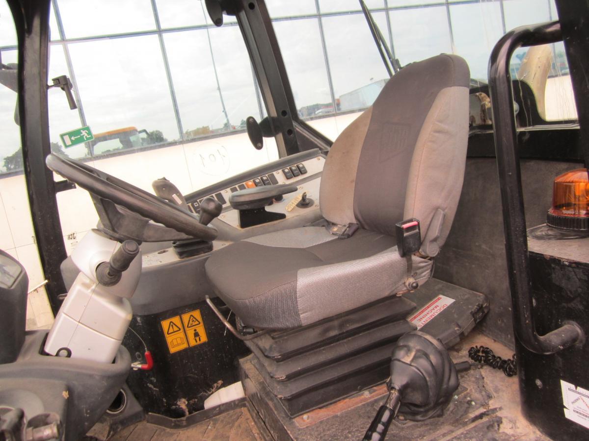 Wheel loader Jcb 406: picture 12