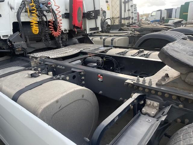 Tractor unit Renault Gamme T 460: picture 6