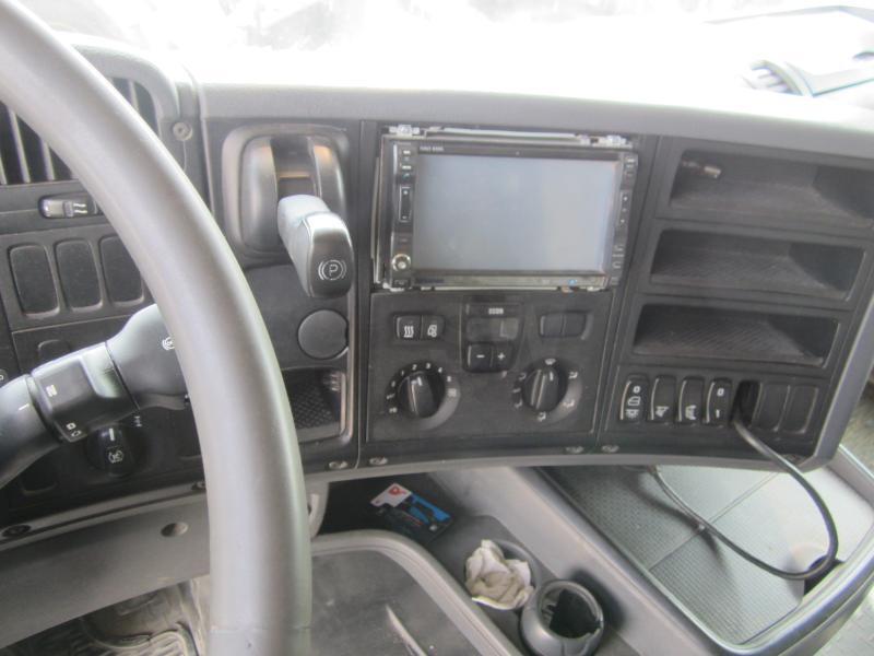 Tractor unit Scania R 420: picture 10