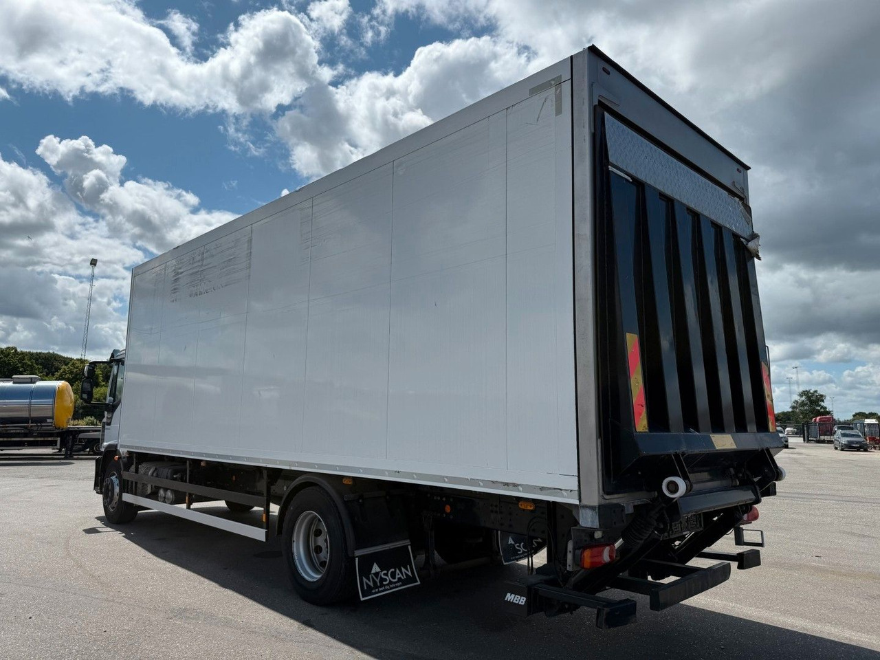 Iveco 180E32 4x2 Schmitz / Thermo King T-1200R Spectru Iveco 180E32 4x2 Schmitz / Thermo King T-1200R Spectru - Refrigerator truck: picture 4 Iveco 180E32 4x2 Schmitz / Thermo King T-1200R Spectru Iveco 180E32 4x2 Schmitz / Thermo King T-1200R Spectru - Refrigerator truck: picture 4