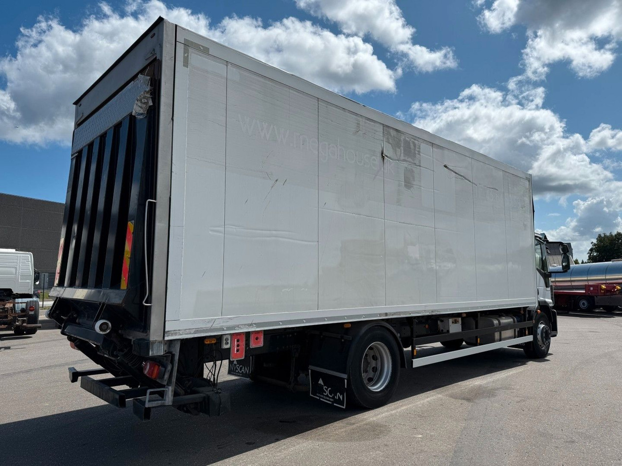 Iveco 180E32 4x2 Schmitz / Thermo King T-1200R Spectru Iveco 180E32 4x2 Schmitz / Thermo King T-1200R Spectru - Refrigerator truck: picture 3 Iveco 180E32 4x2 Schmitz / Thermo King T-1200R Spectru Iveco 180E32 4x2 Schmitz / Thermo King T-1200R Spectru - Refrigerator truck: picture 3