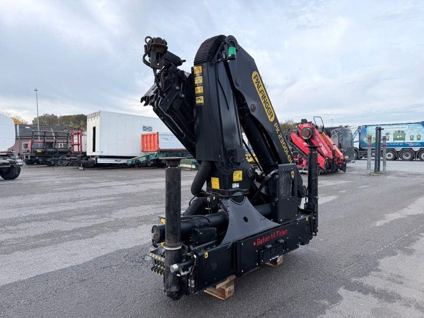 Palfinger PK 23001 EH Radio Remote / Kran / Crane - Crane truck: picture 2 Palfinger PK 23001 EH Radio Remote / Kran / Crane - Crane truck: picture 2