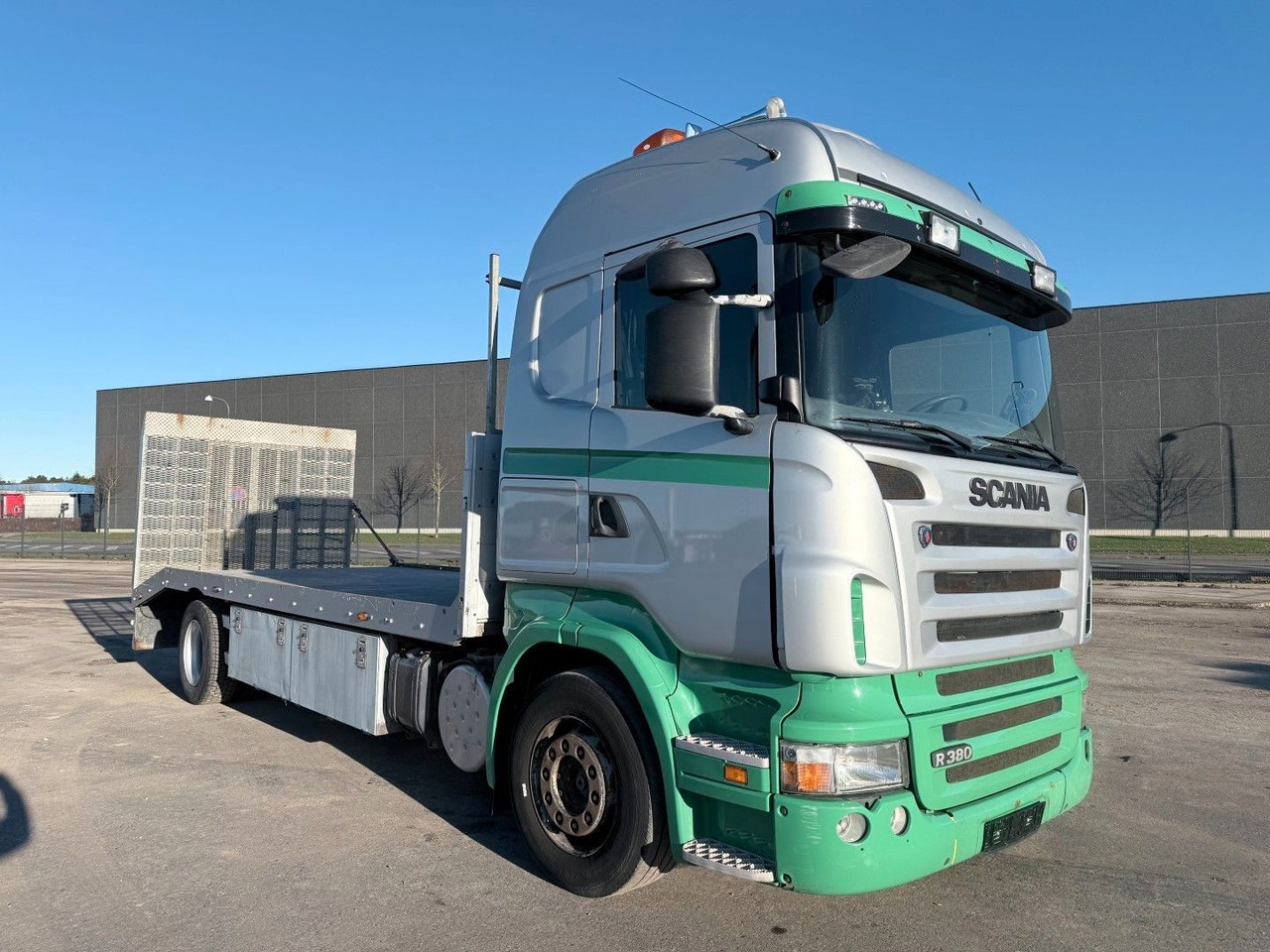 Scania R380 4x2 Autotransport with hydraulic ramp - Autotransporter truck: picture 2 Scania R380 4x2 Autotransport with hydraulic ramp - Autotransporter truck: picture 2