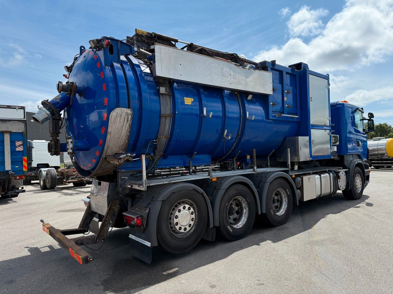 Scania R420 8x4*4 Vacuum Suction Disab Centurion P10 - Vacuum truck: picture 3 Scania R420 8x4*4 Vacuum Suction Disab Centurion P10 - Vacuum truck: picture 3