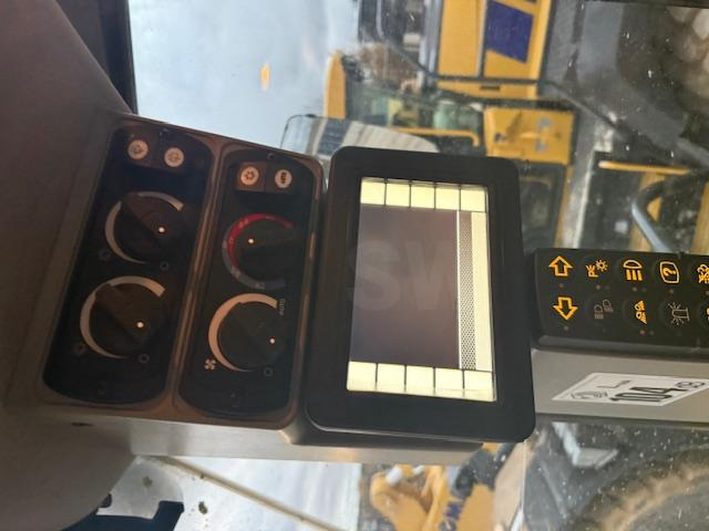 Wheel loader Caterpillar 962M: picture 8