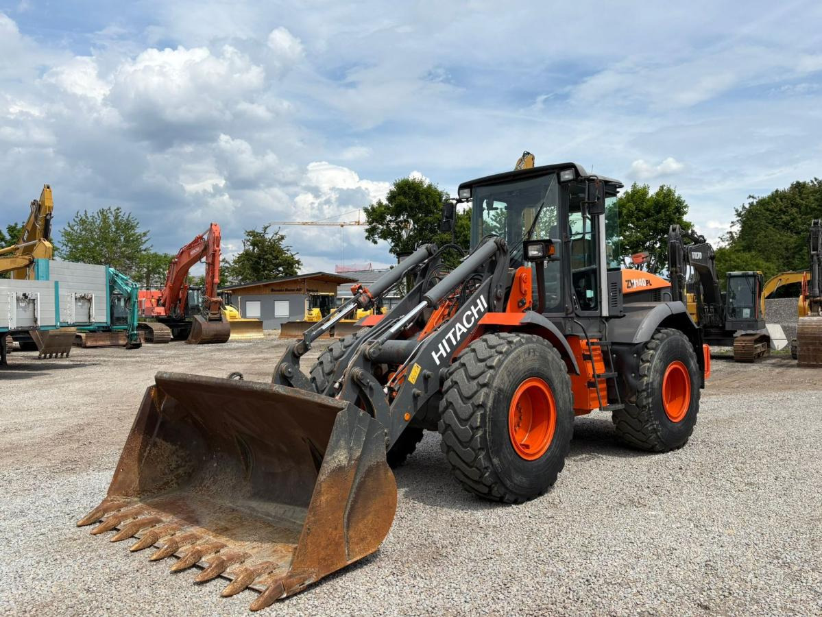 Hitachi ZW140 - Wheel loader: picture 2 Hitachi ZW140 - Wheel loader: picture 2