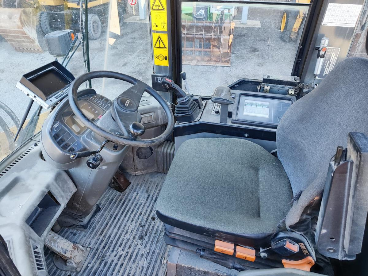 Komatsu WA270-3 active - Wheel loader: picture 5 Komatsu WA270-3 active - Wheel loader: picture 5