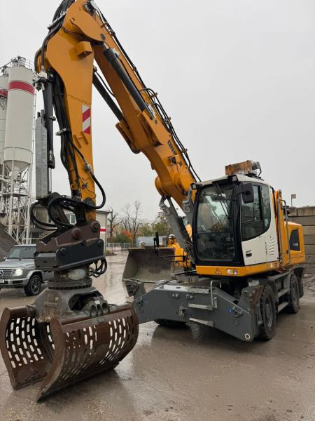 Liebherr LH22 - Waste/ Industry handler: picture 1 Liebherr LH22 - Waste/ Industry handler: picture 1