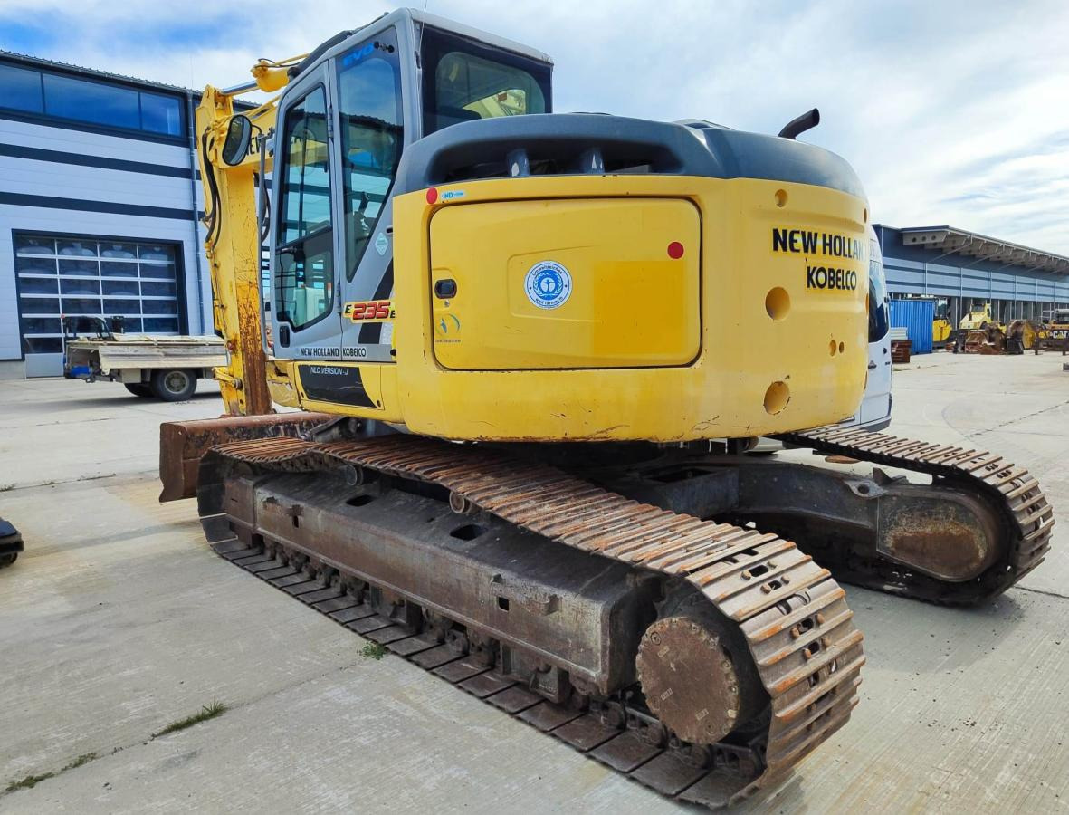New Holland E235B SR-2 - Crawler excavator: picture 1 New Holland E235B SR-2 - Crawler excavator: picture 1