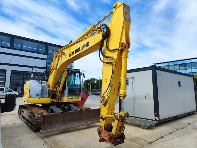 New Holland E235B SR-2 - Crawler excavator: picture 3 New Holland E235B SR-2 - Crawler excavator: picture 3