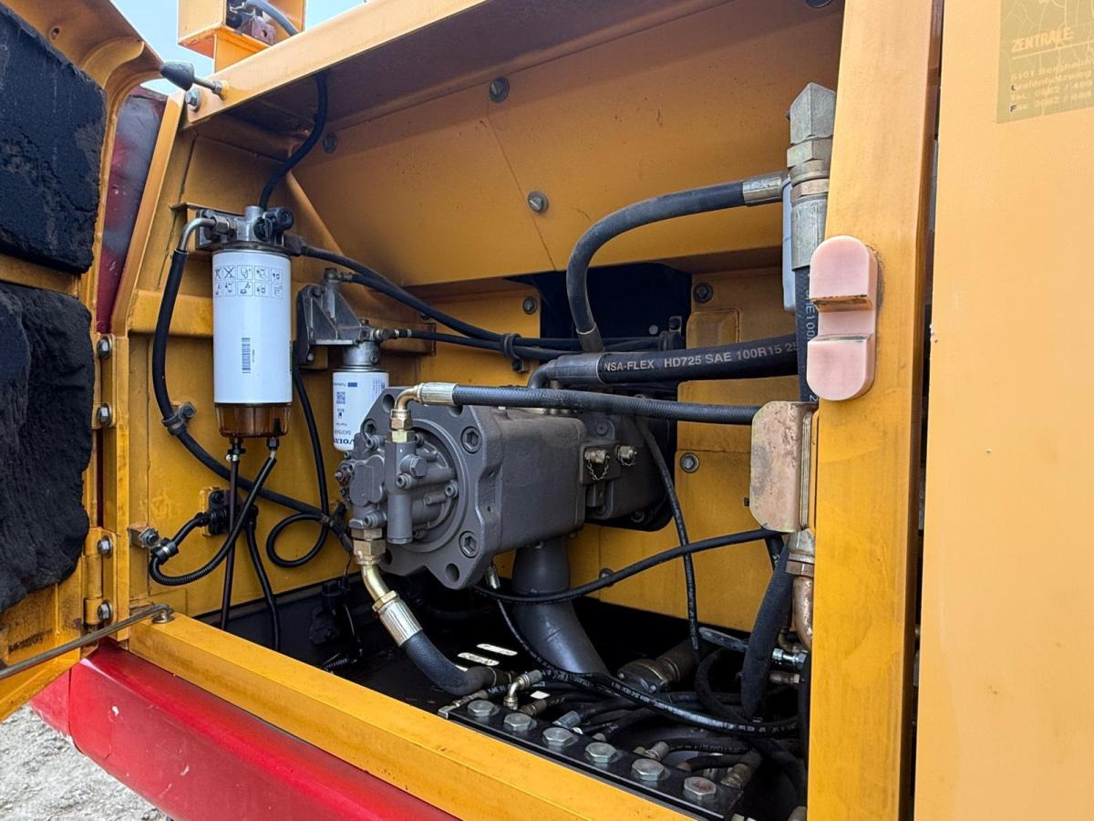 Volvo EC240 CL Long Reach - Crawler excavator: picture 4 Volvo EC240 CL Long Reach - Crawler excavator: picture 4