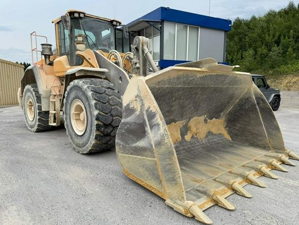 Volvo L180H - Wheel loader: picture 2 Volvo L180H - Wheel loader: picture 2