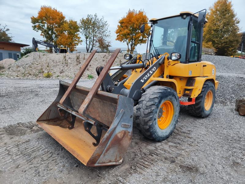 Volvo L30G - Wheel loader: picture 3 Volvo L30G - Wheel loader: picture 3