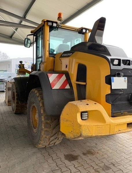 Volvo L90H - Wheel loader: picture 2 Volvo L90H - Wheel loader: picture 2