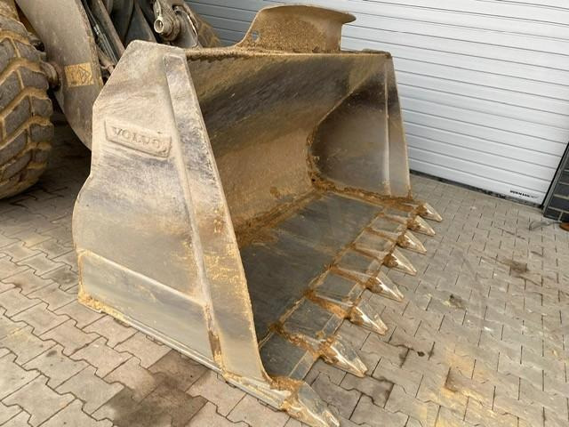 Volvo L90H - Wheel loader: picture 5 Volvo L90H - Wheel loader: picture 5