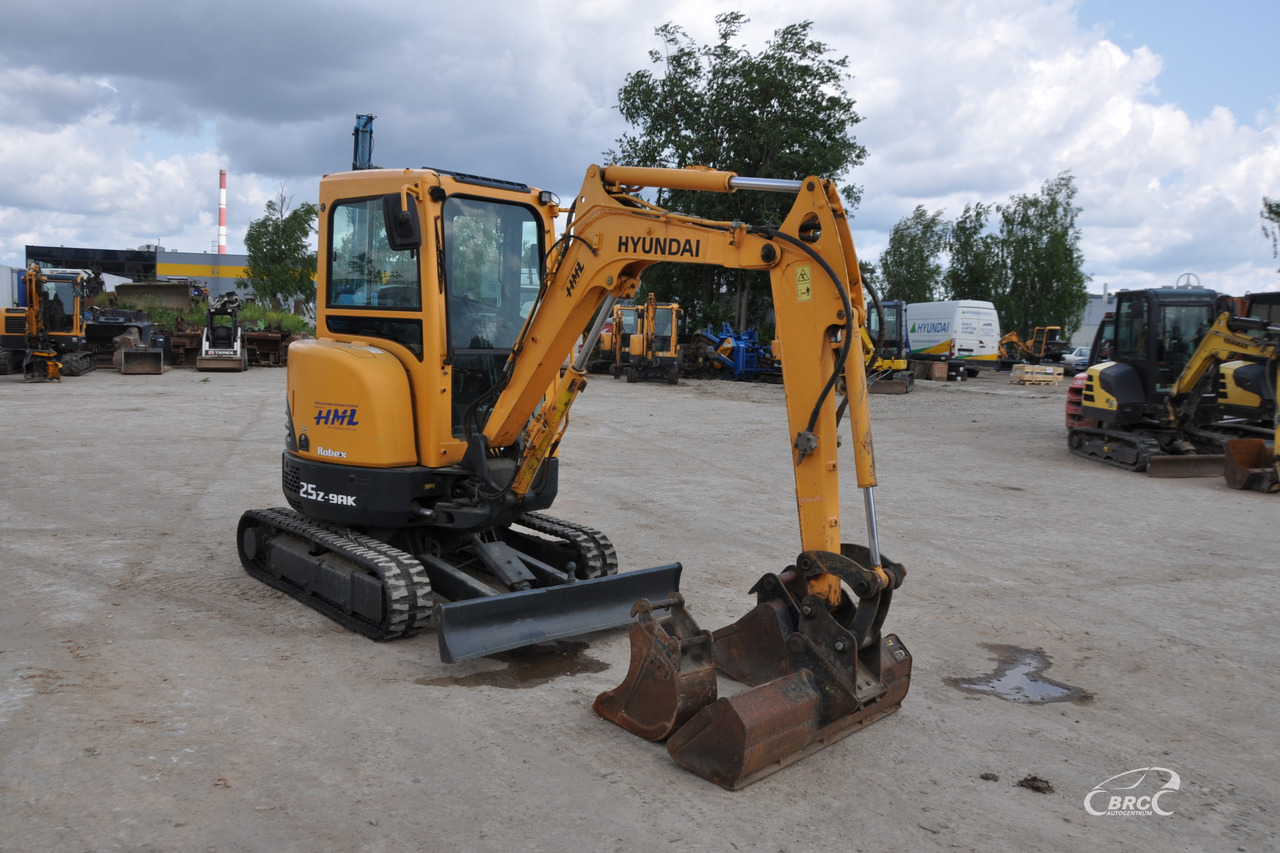 Hyundai R25Z-9AK - Mini excavator: picture 2 Hyundai R25Z-9AK - Mini excavator: picture 2