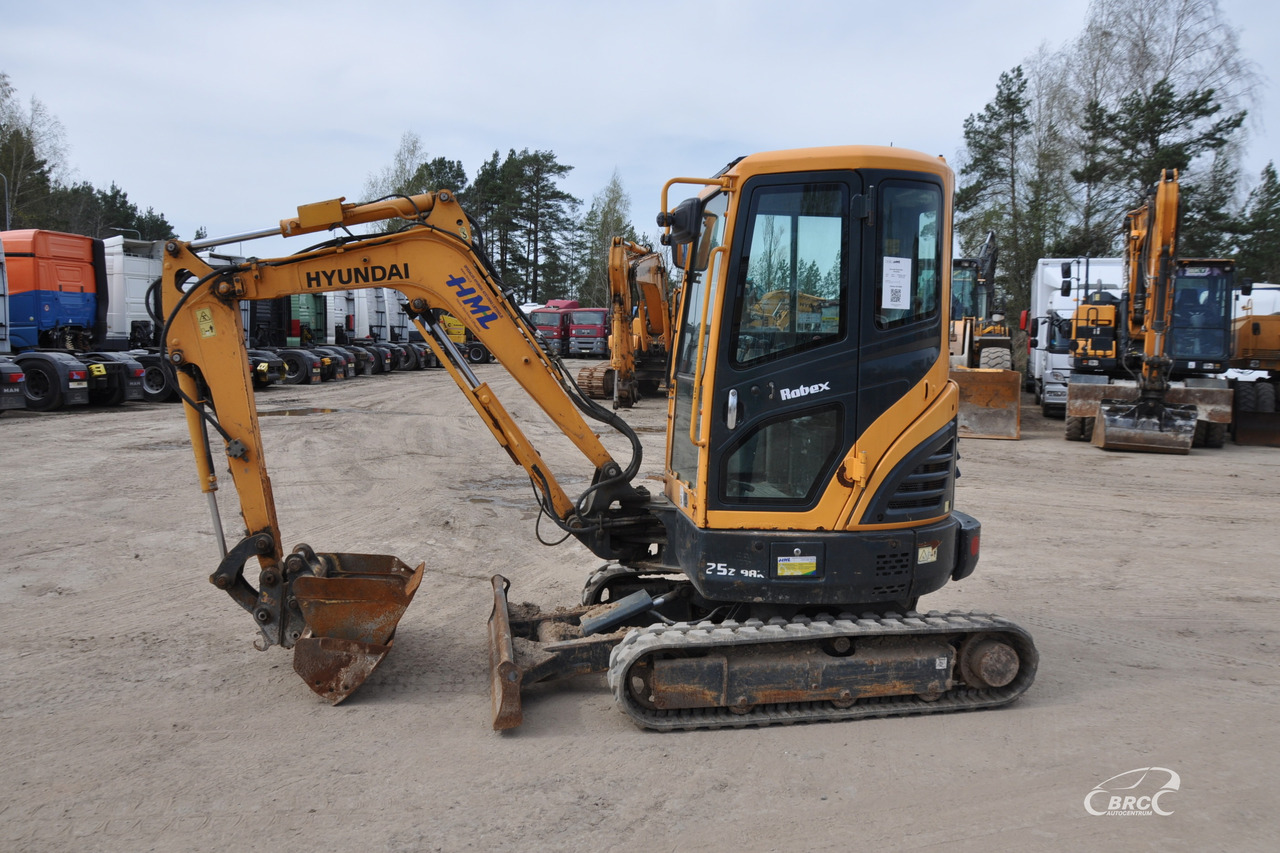 Hyundai R25Z-9AK - Mini excavator: picture 3 Hyundai R25Z-9AK - Mini excavator: picture 3