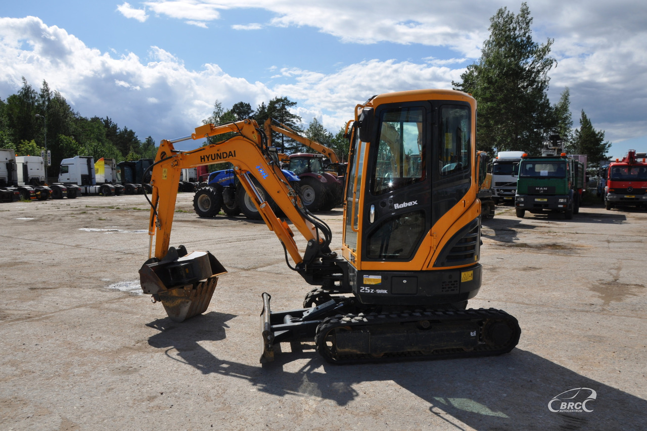 Hyundai R25Z-9AK - Mini excavator: picture 3 Hyundai R25Z-9AK - Mini excavator: picture 3