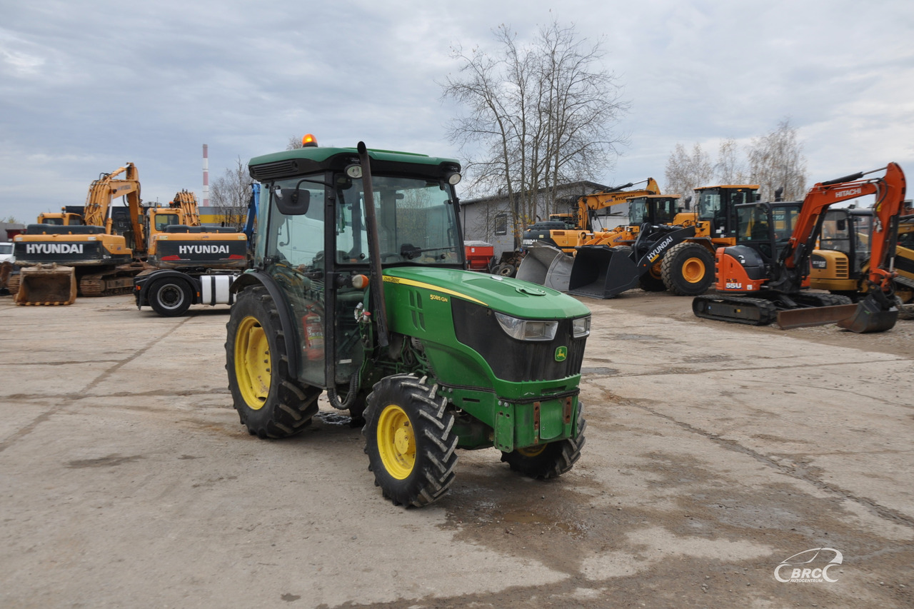 John Deere 5085 - Farm tractor: picture 2 John Deere 5085 - Farm tractor: picture 2