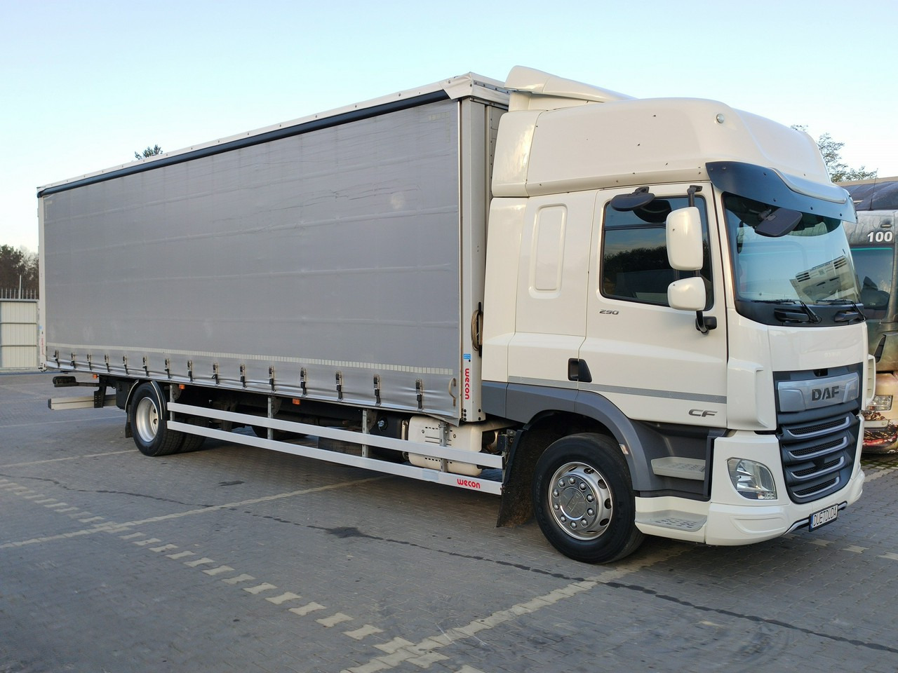 DAF CF 290 E6 Firana Tył Drzwi Dach Podnoszony / Zsuwany Długi 9.30m - Curtainsider truck: picture 1 DAF CF 290 E6 Firana Tył Drzwi Dach Podnoszony / Zsuwany Długi 9.30m - Curtainsider truck: picture 1
