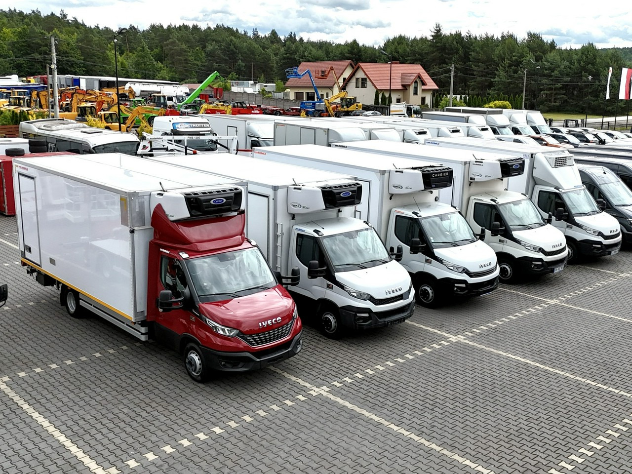 Iveco Daily 70C17 Mroźnia Agregat Carrier Supra 750 10-Palet + Winda - Refrigerated van: picture 1 Iveco Daily 70C17 Mroźnia Agregat Carrier Supra 750 10-Palet + Winda - Refrigerated van: picture 1