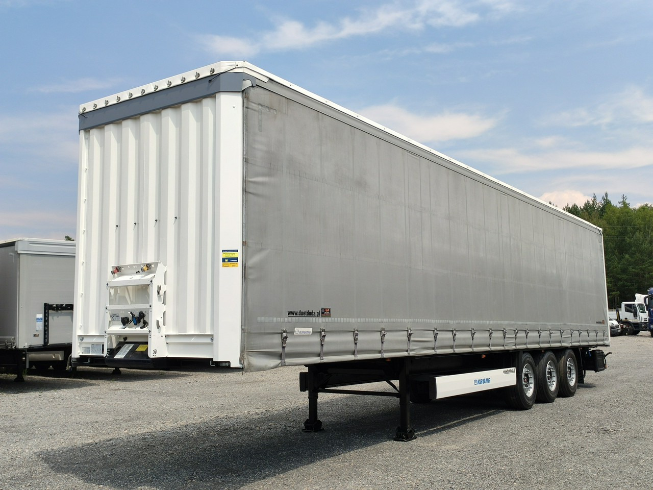 Krone Standard OŚ Podnoszona SAF 2017r - Curtainsider semi-trailer: picture 1 Krone Standard OŚ Podnoszona SAF 2017r - Curtainsider semi-trailer: picture 1