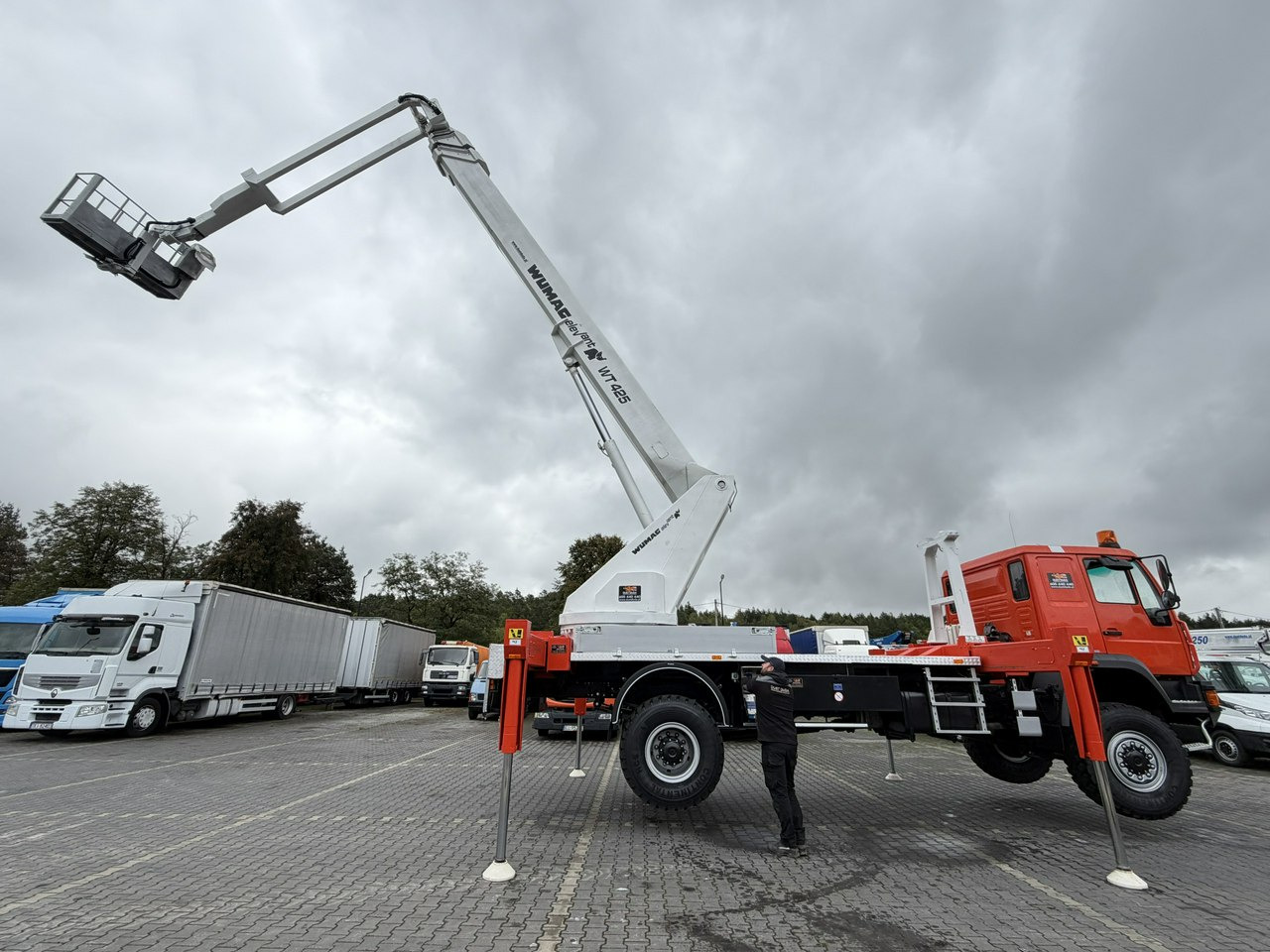 MAN 18.284 4x4 Zwyżka WUMAG WT 425 Podnośnik Koszowy - Truck mounted aerial platform: picture 2 MAN 18.284 4x4 Zwyżka WUMAG WT 425 Podnośnik Koszowy - Truck mounted aerial platform: picture 2