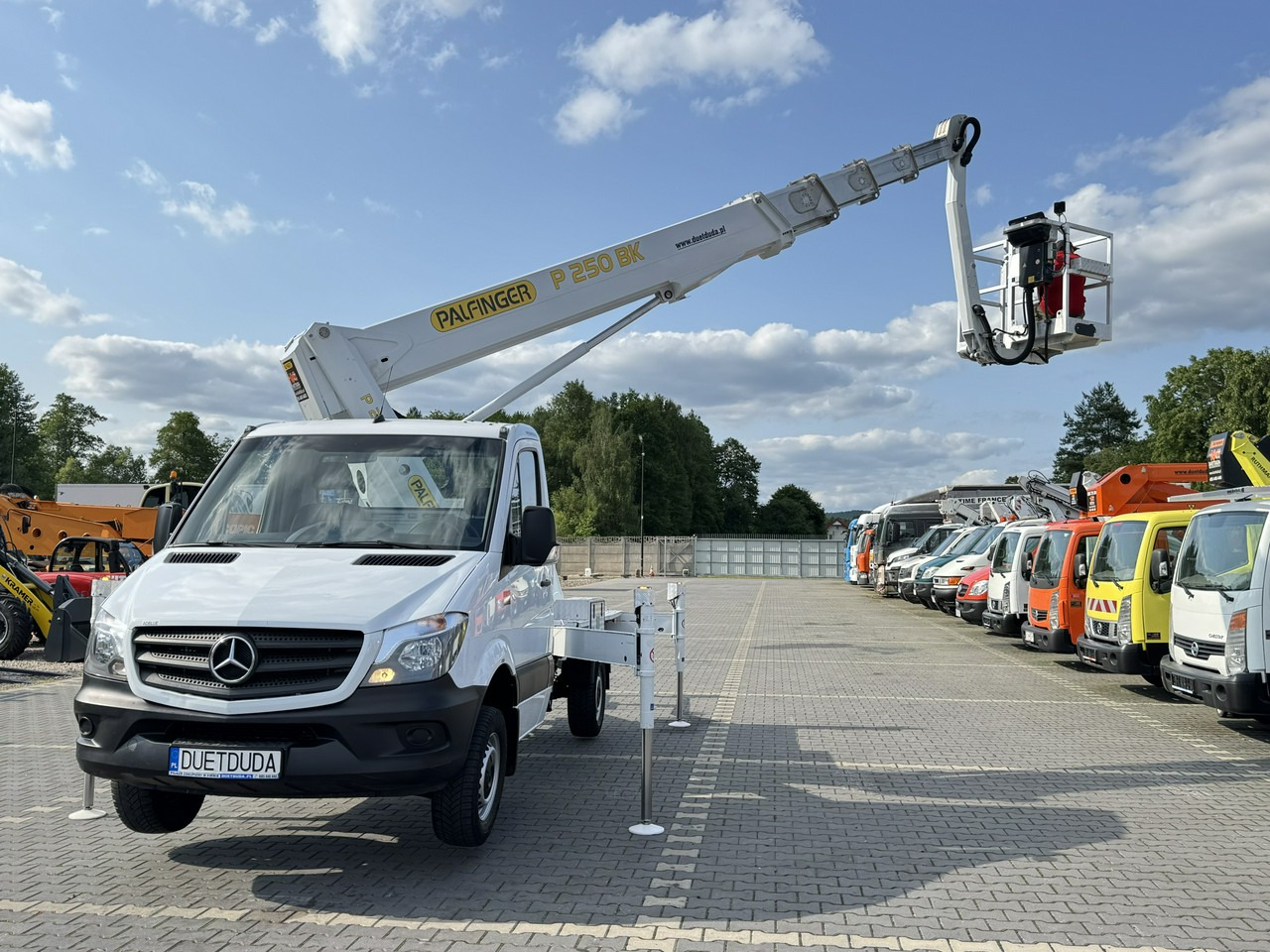 Mercedes Sprinter - Truck mounted aerial platform: picture 4 Mercedes Sprinter - Truck mounted aerial platform: picture 4