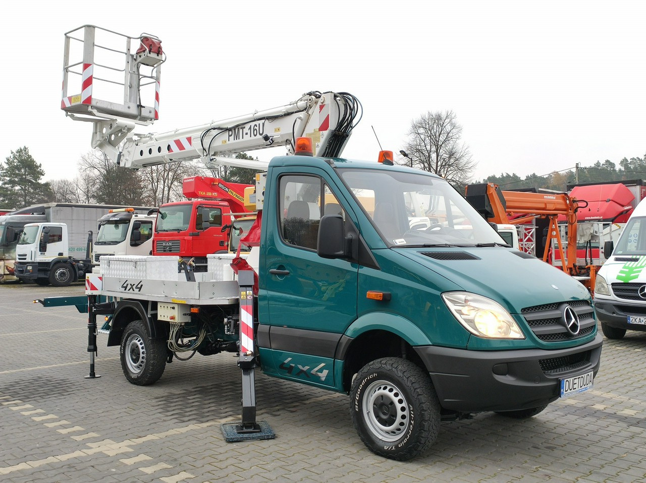 Mercedes Sprinter - Truck mounted aerial platform: picture 3 Mercedes Sprinter - Truck mounted aerial platform: picture 3