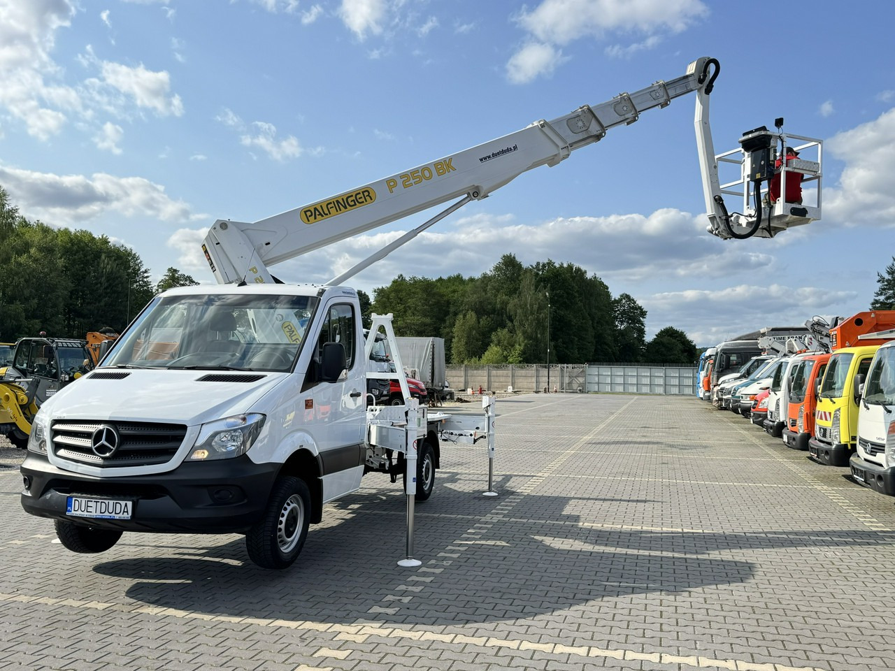Mercedes Sprinter - Truck mounted aerial platform: picture 2 Mercedes Sprinter - Truck mounted aerial platform: picture 2