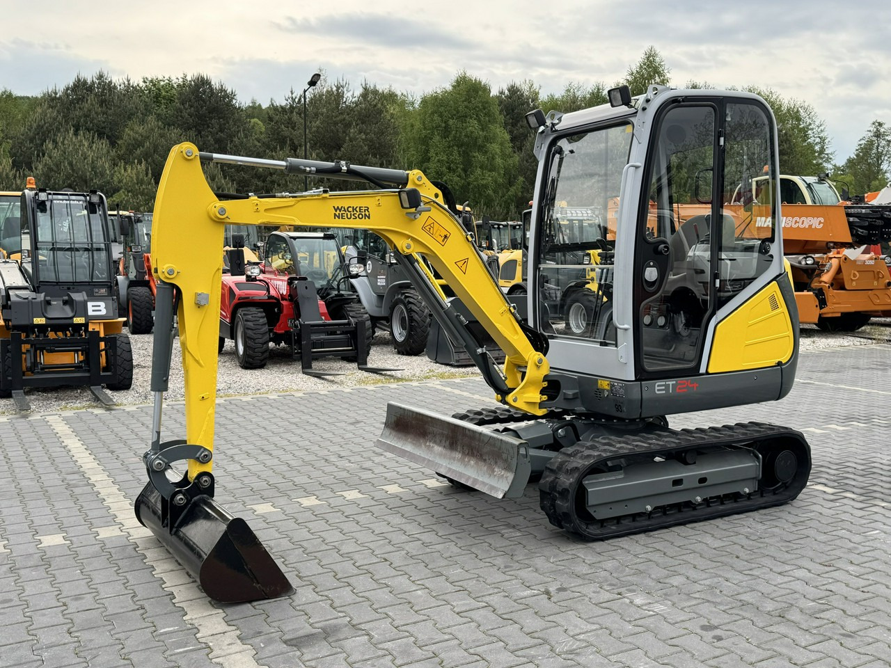 Wacker Neuson ET 24 Mało Używana Przepracowane tylko 800mth - Mini excavator: picture 2 Wacker Neuson ET 24 Mało Używana Przepracowane tylko 800mth - Mini excavator: picture 2