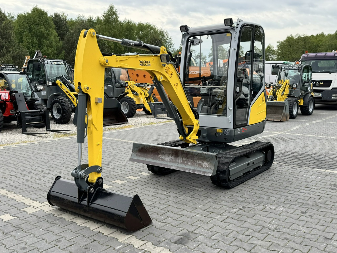 Wacker Neuson ET 24 Mało Używana Przepracowane tylko 800mth - Mini excavator: picture 3 Wacker Neuson ET 24 Mało Używana Przepracowane tylko 800mth - Mini excavator: picture 3