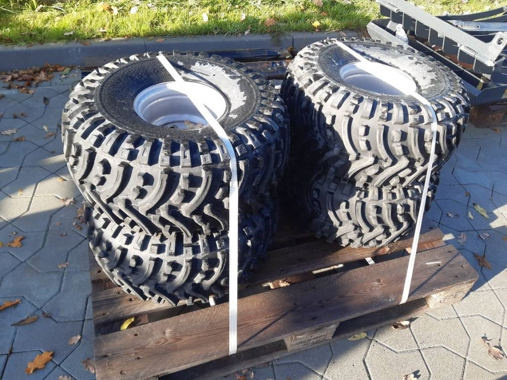 GiANT Reifensatz SK201D 22x11-8 - Tire for Construction machinery: picture 2 GiANT Reifensatz SK201D 22x11-8 - Tire for Construction machinery: picture 2