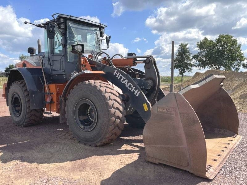 Hitachi ZW 220-7 - Wheel loader: picture 4 Hitachi ZW 220-7 - Wheel loader: picture 4