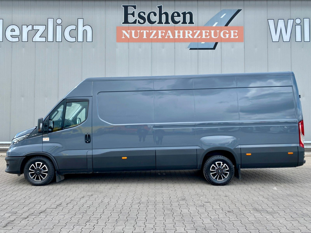 Iveco 35 S 16 Daily | Schiebetür*Kamera*Navi*AC*1.Hand - Panel van: picture 2 Iveco 35 S 16 Daily | Schiebetür*Kamera*Navi*AC*1.Hand - Panel van: picture 2
