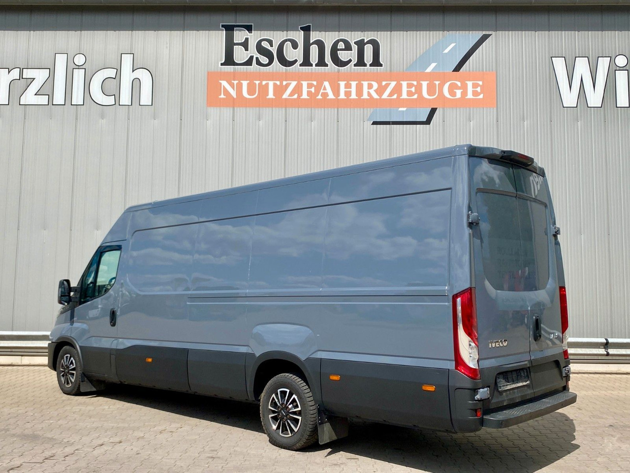 Iveco 35 S 16 Daily | Schiebetür*Kamera*Navi*AC*1.Hand - Panel van: picture 3 Iveco 35 S 16 Daily | Schiebetür*Kamera*Navi*AC*1.Hand - Panel van: picture 3