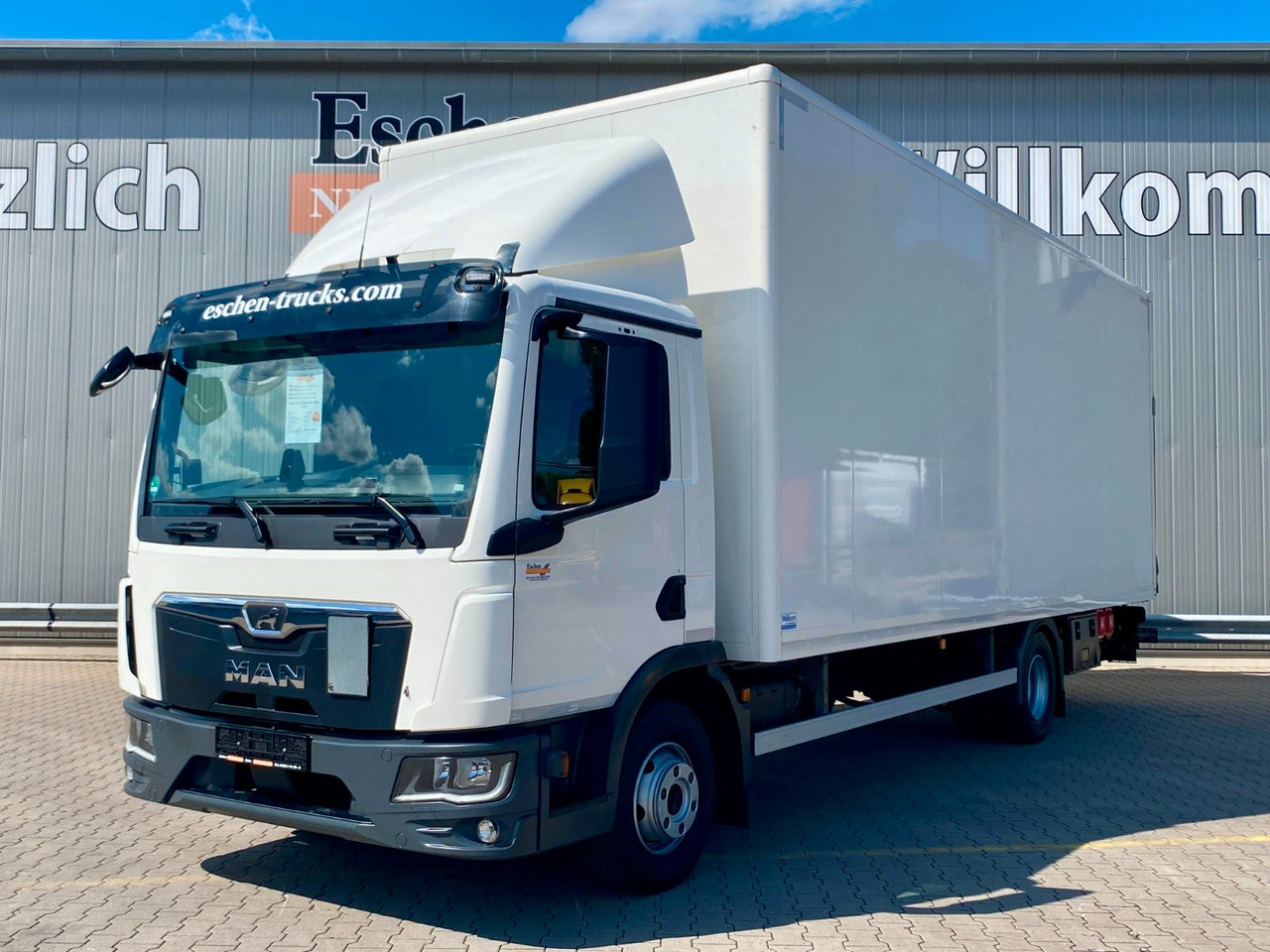 MAN TGL 12.220 Automatik*LBW*HU+BremseNEU*Navi*Kamer - Box truck: picture 1 MAN TGL 12.220 Automatik*LBW*HU+BremseNEU*Navi*Kamer - Box truck: picture 1