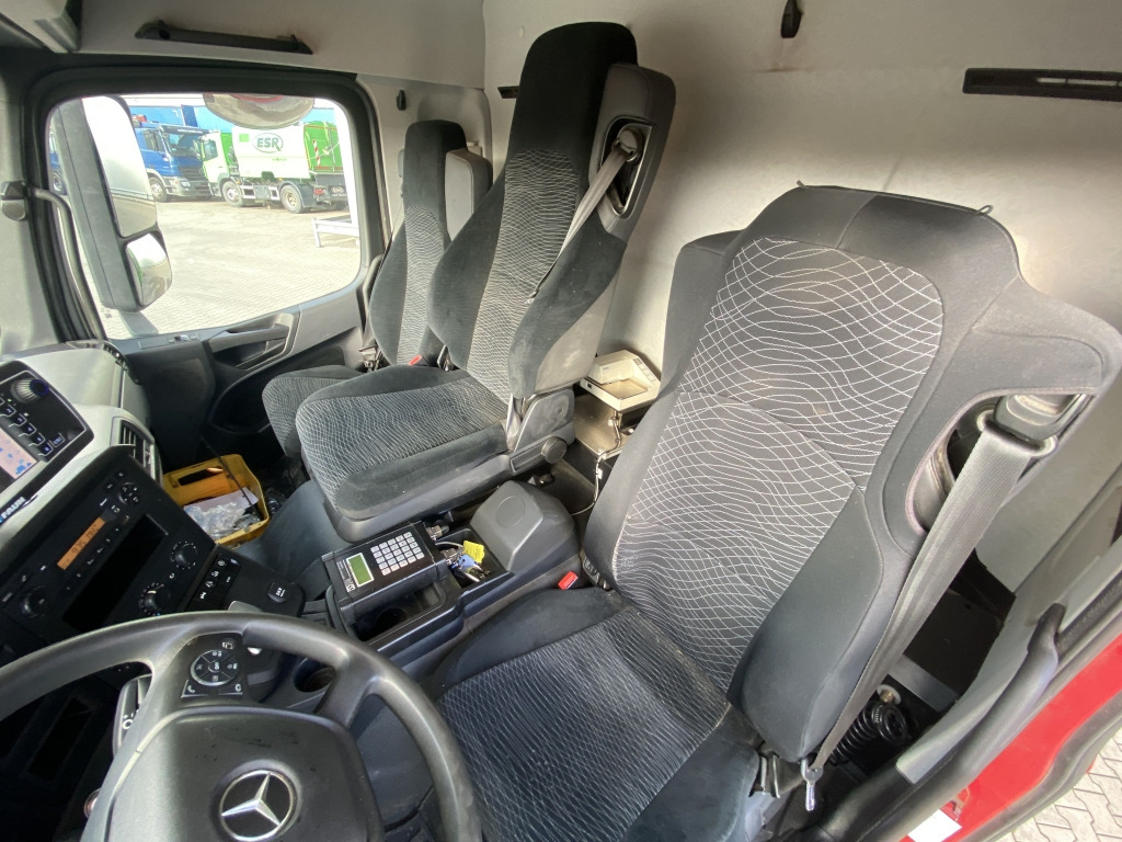 Mercedes-Benz 2533 L 6x2 - Garbage truck: picture 5 Mercedes-Benz 2533 L 6x2 - Garbage truck: picture 5