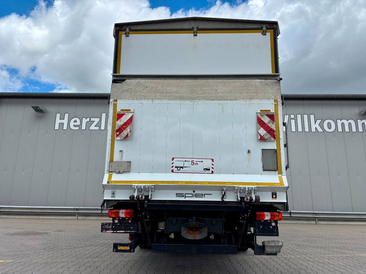 Mercedes-Benz Atego 1624 I 2,66m Höhe*Pritsche*Plane*LBW*AHK - Curtainsider truck: picture 4 Mercedes-Benz Atego 1624 I 2,66m Höhe*Pritsche*Plane*LBW*AHK - Curtainsider truck: picture 4