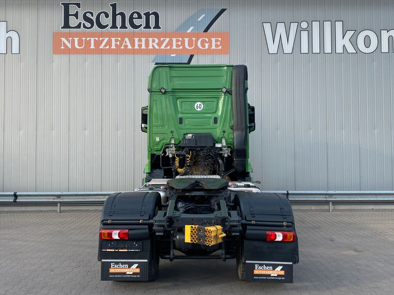 Mercedes-Benz 1851 4x4 MP4 | LOF*Blatt*2x Hydraulik*Klima*1.Hd - Tractor unit: picture 4 Mercedes-Benz 1851 4x4 MP4 | LOF*Blatt*2x Hydraulik*Klima*1.Hd - Tractor unit: picture 4
