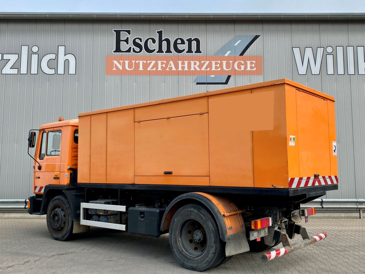 MAN 18.272 Polyma Stromaggregat/168kW | 3x Sitze*AHK - Truck: picture 3 MAN 18.272 Polyma Stromaggregat/168kW | 3x Sitze*AHK - Truck: picture 3