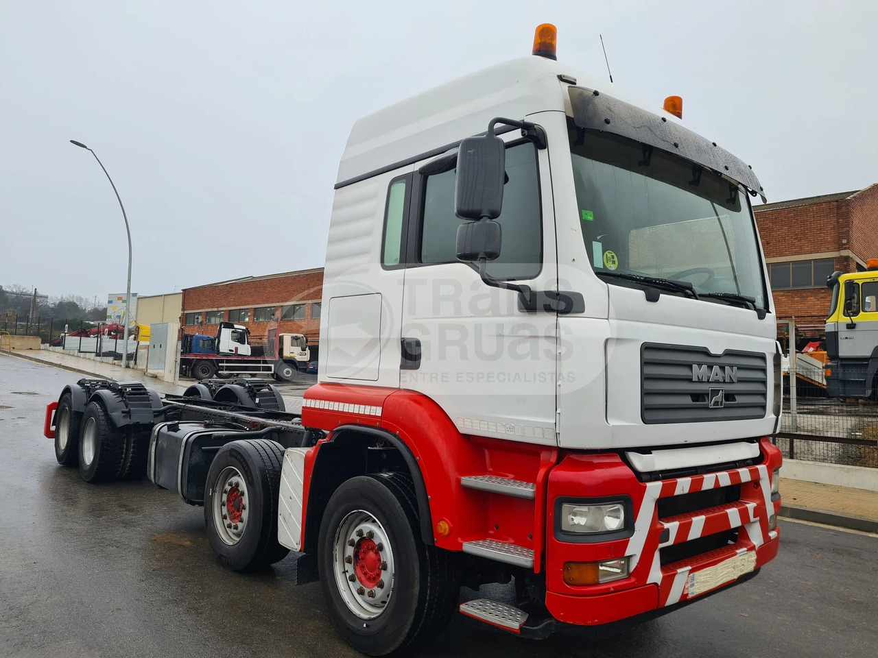 Camión MAN TGA 35.390 de ocasión + F800BXP.26 - Cab chassis truck: picture 3 Camión MAN TGA 35.390 de ocasión + F800BXP.26 - Cab chassis truck: picture 3