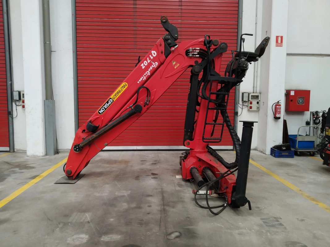 Grúa Epsilon Q170Z96 (1) - Loader crane for Truck: picture 1 Grúa Epsilon Q170Z96 (1) - Loader crane for Truck: picture 1