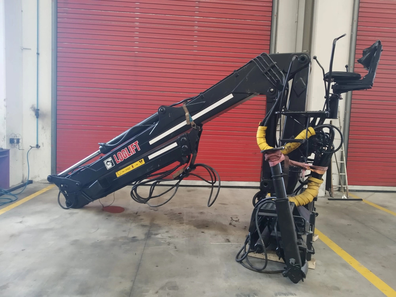 Grúa LOGLIFT 120S79R - Loader crane for Truck: picture 3 Grúa LOGLIFT 120S79R - Loader crane for Truck: picture 3