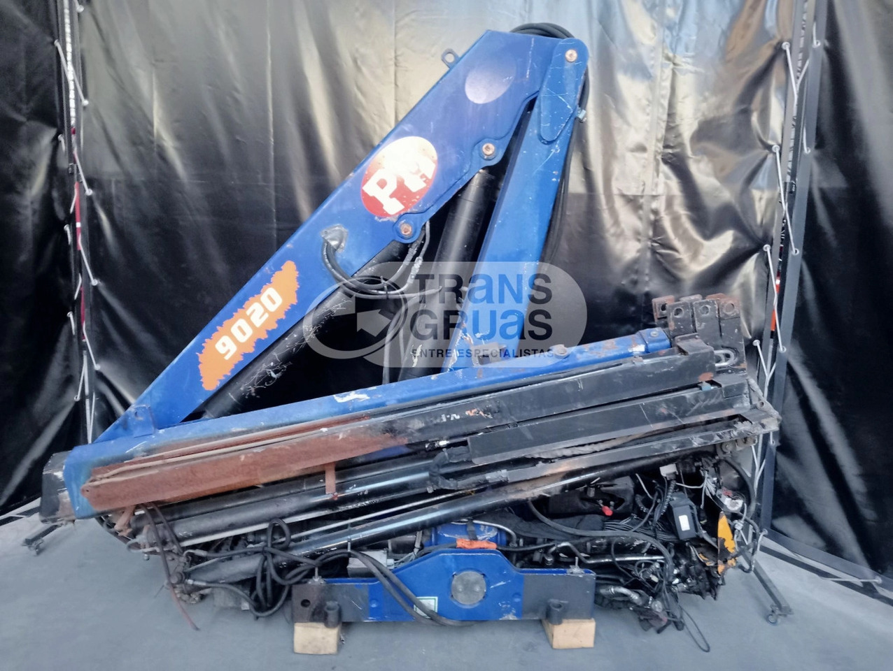 Grúa PM 9 - Loader crane for Truck: picture 2 Grúa PM 9 - Loader crane for Truck: picture 2