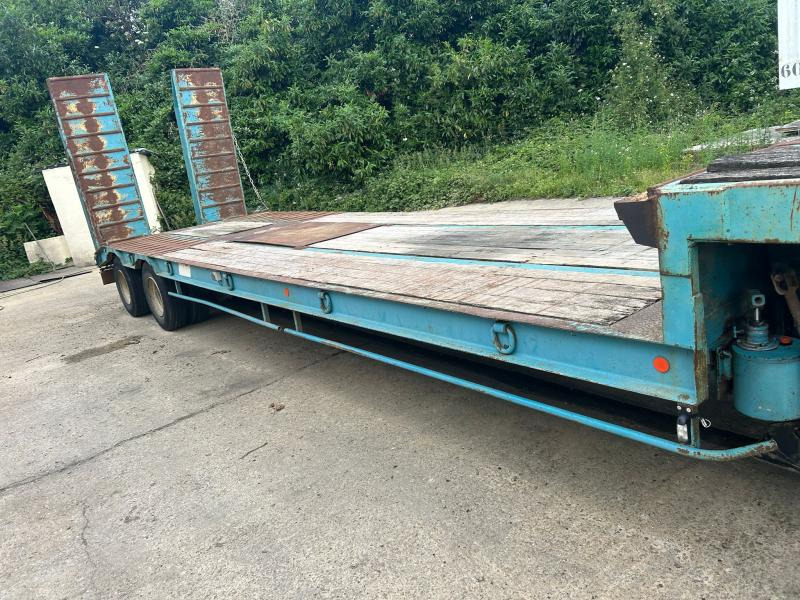 Castera - Low loader semi-trailer: picture 5 Castera - Low loader semi-trailer: picture 5