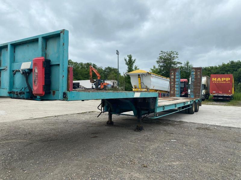 Castera - Low loader semi-trailer: picture 2 Castera - Low loader semi-trailer: picture 2